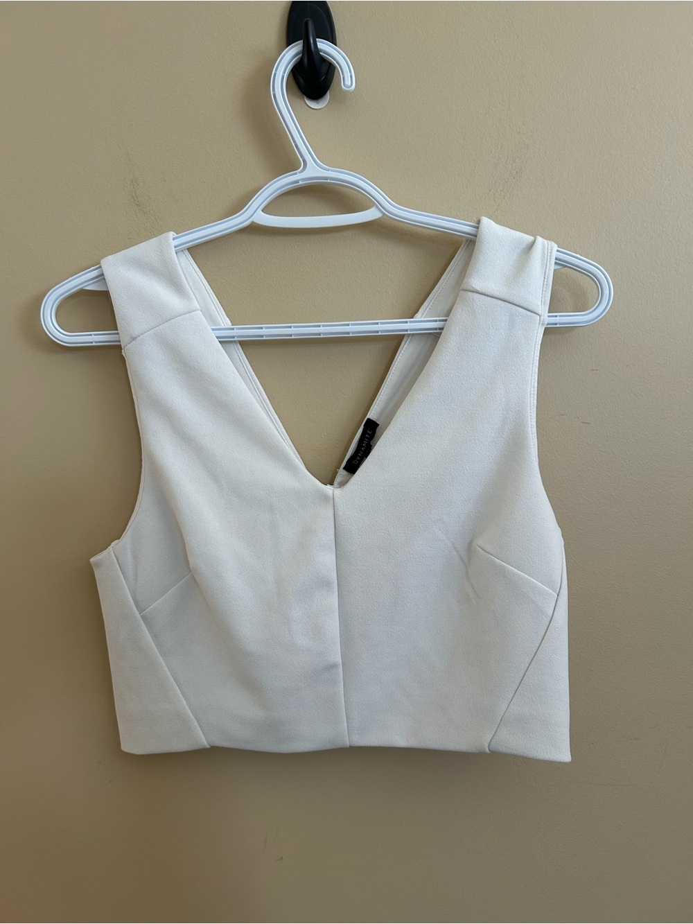 Dynamite White Cropped V-Neck Tank with Back Zipper